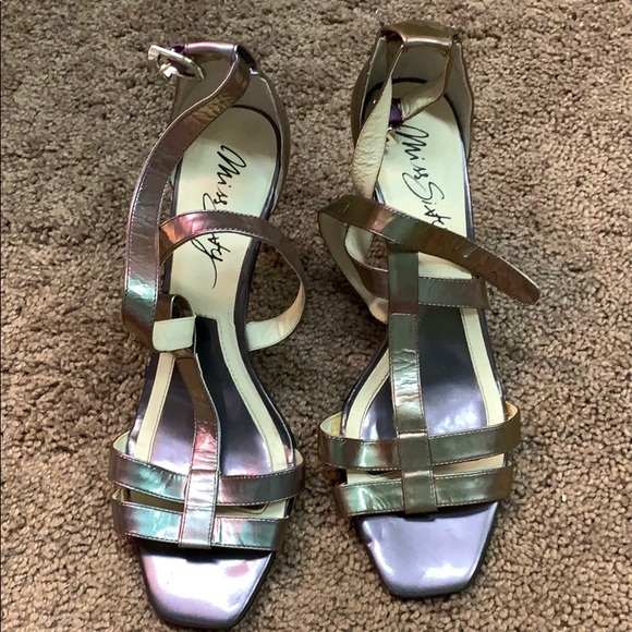 Shoes - Picture 1 of 4